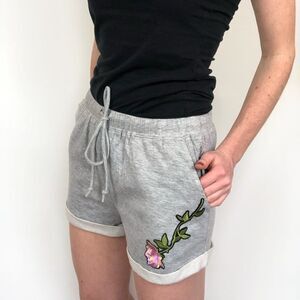 NWT NYTT Gray Embroidered Flower Shorts